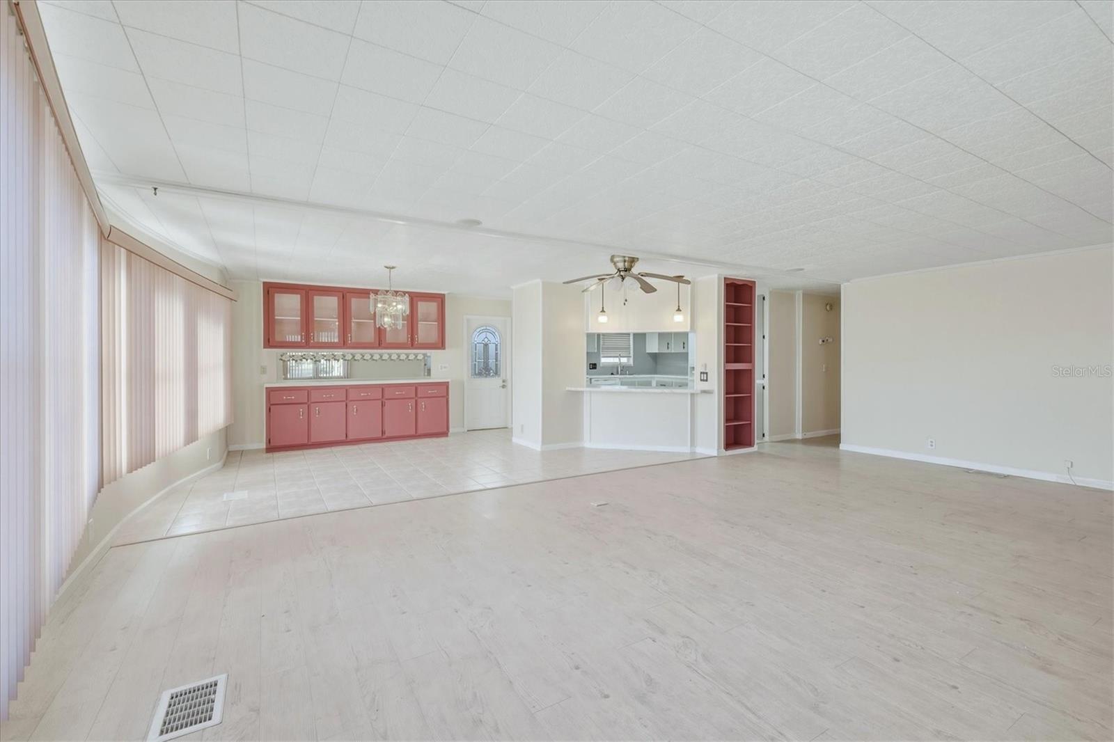 Image 6 of 36 For 6710 36th Avenue E 201