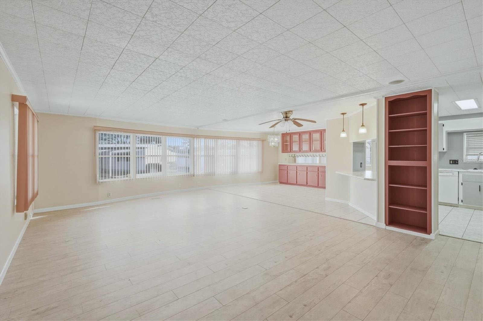 Image 9 of 36 For 6710 36th Avenue E 201