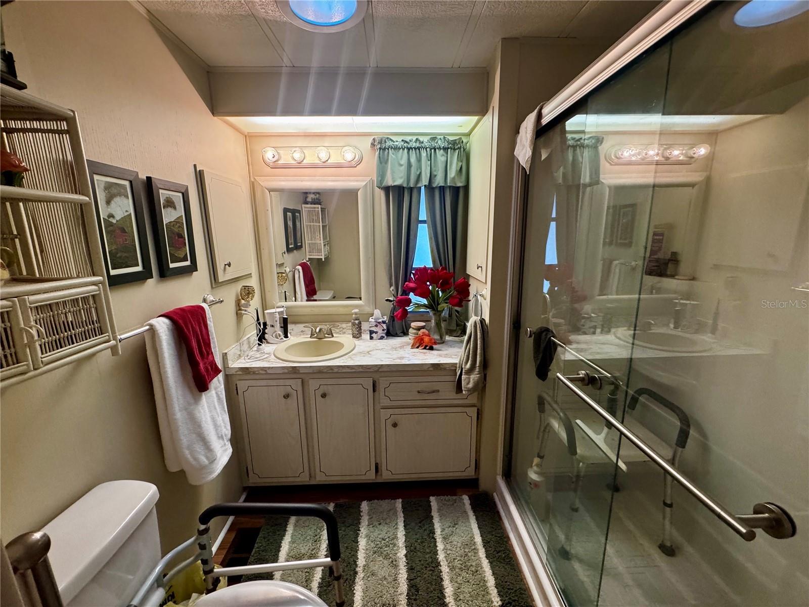 Image 11 of 29 For 5619 Bayshore Road 142