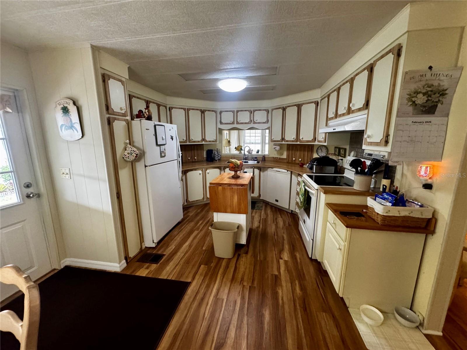 Image 4 of 29 For 5619 Bayshore Road 142