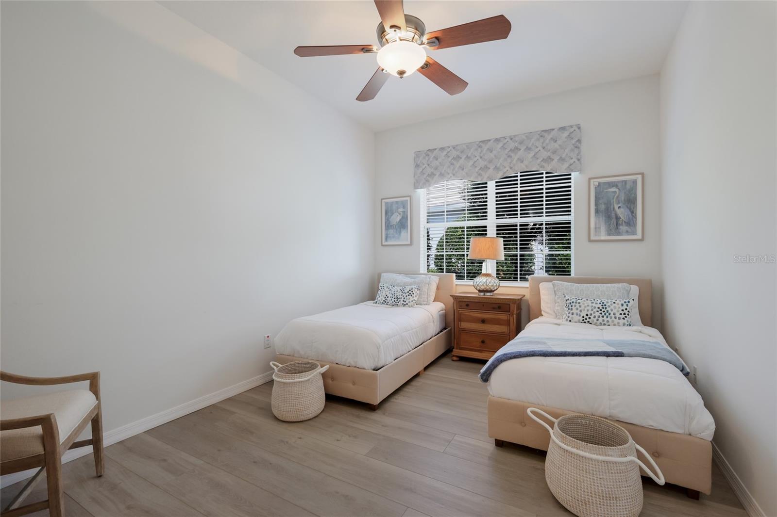 Image 22 of 42 For 14335 Stirling Drive