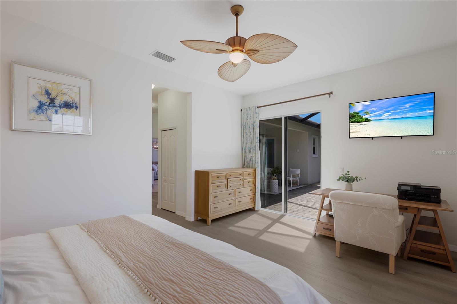 Image 25 of 42 For 14335 Stirling Drive