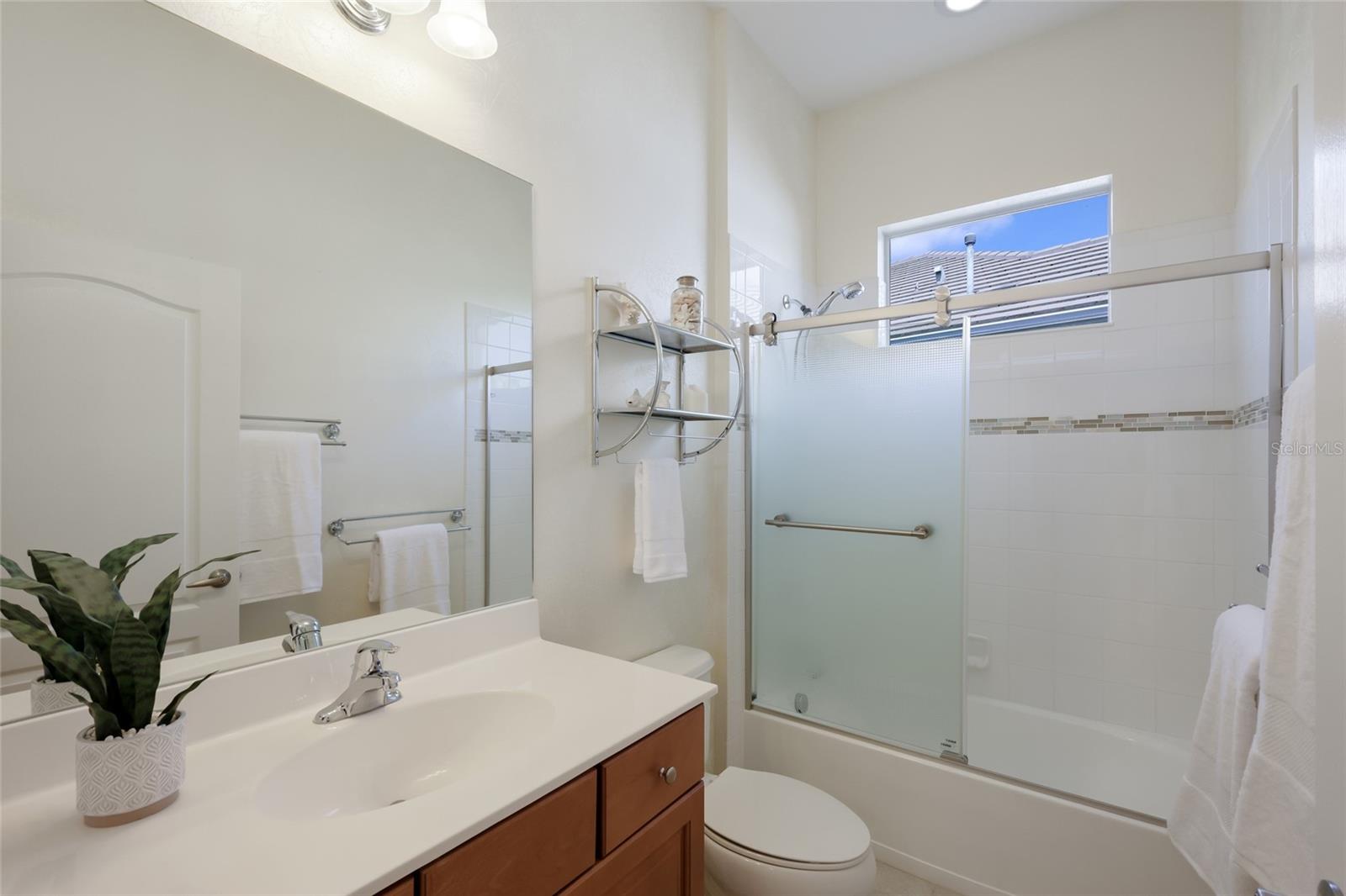 Image 32 of 42 For 14335 Stirling Drive