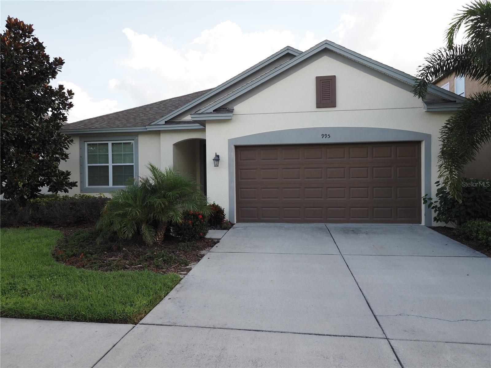 Image 2 of 46 For 995 Molly Circle