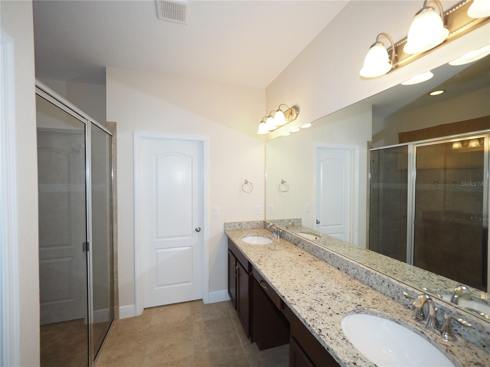 Image 29 of 46 For 995 Molly Circle