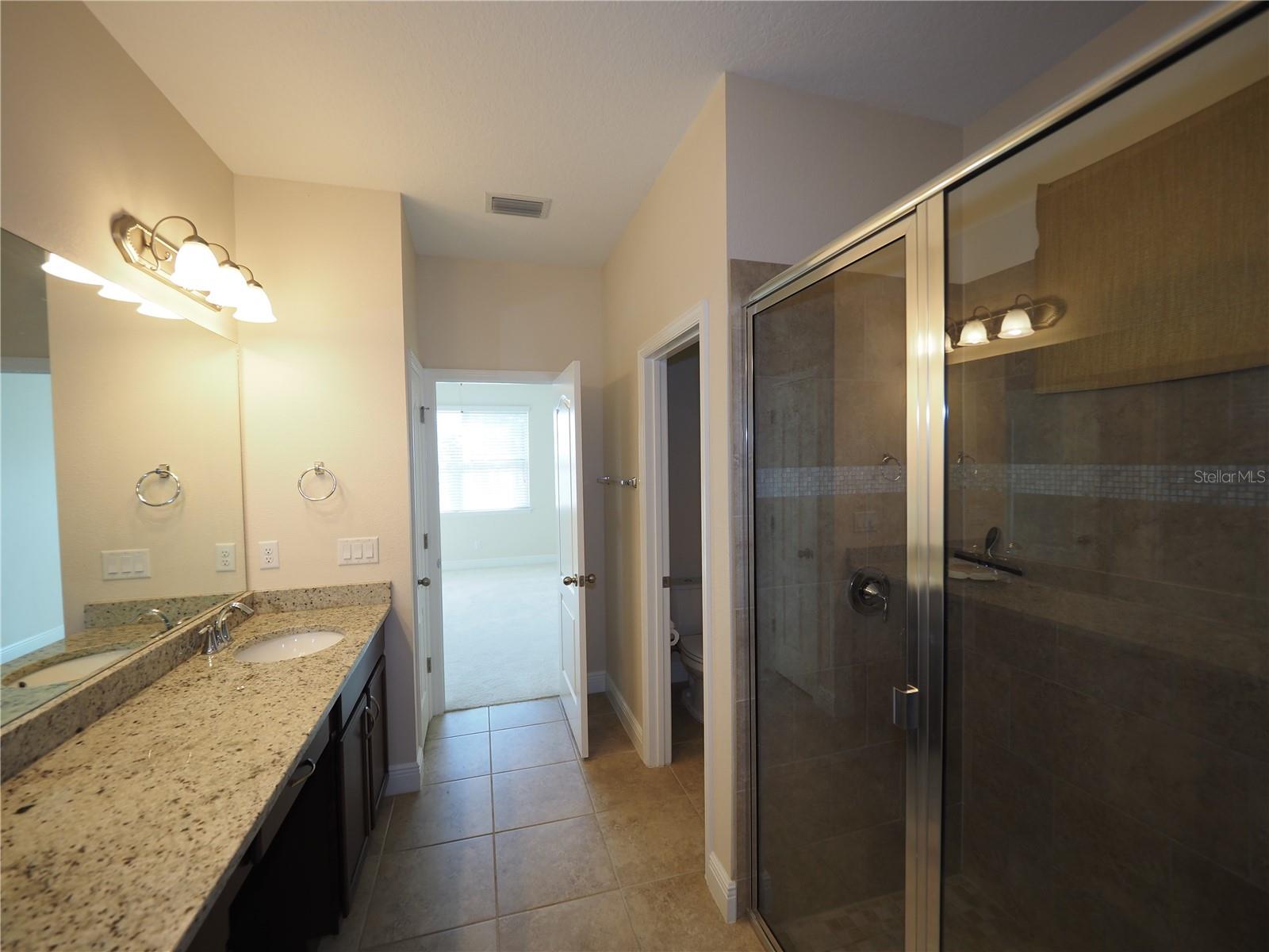 Image 30 of 46 For 995 Molly Circle