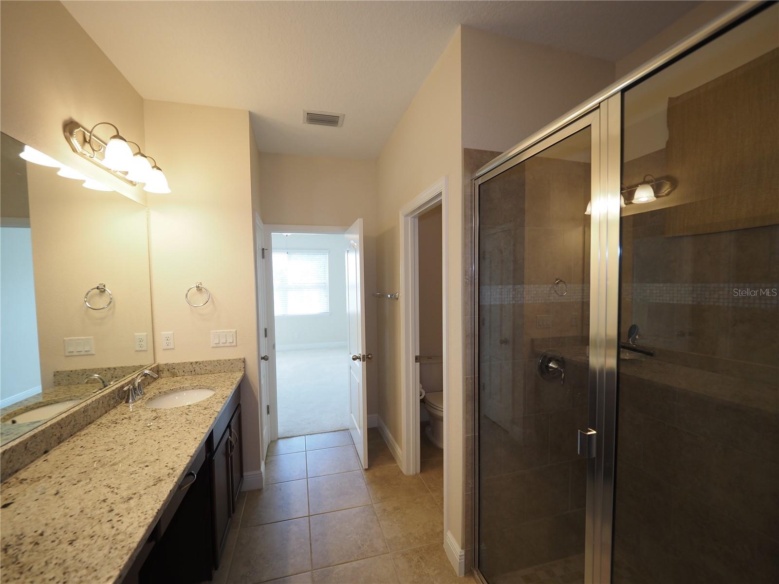 Image 32 of 46 For 995 Molly Circle