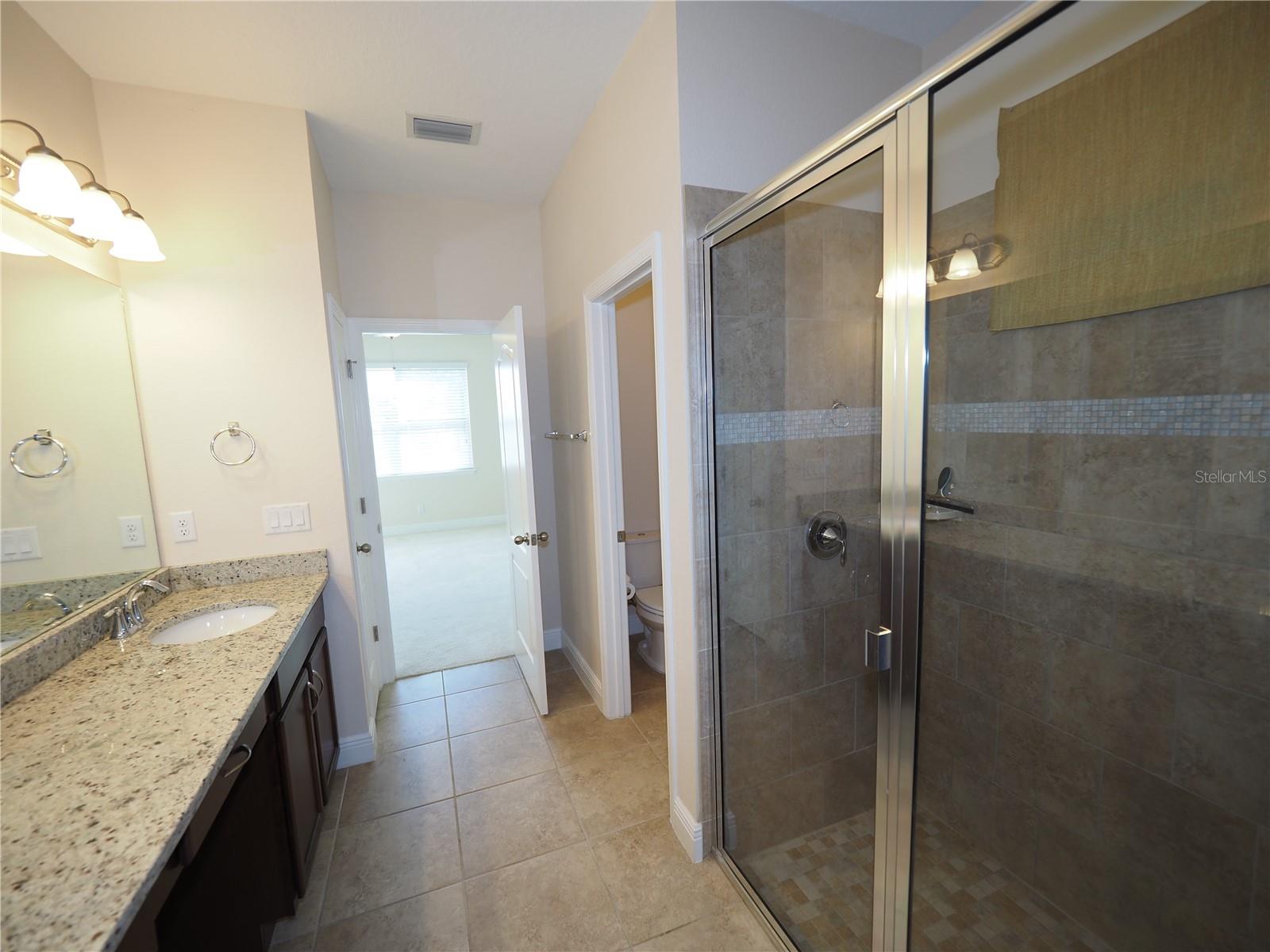 Image 33 of 46 For 995 Molly Circle