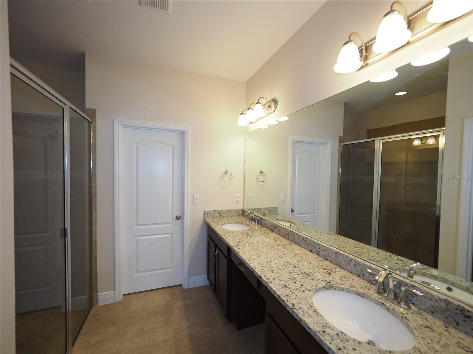 Image 35 of 46 For 995 Molly Circle