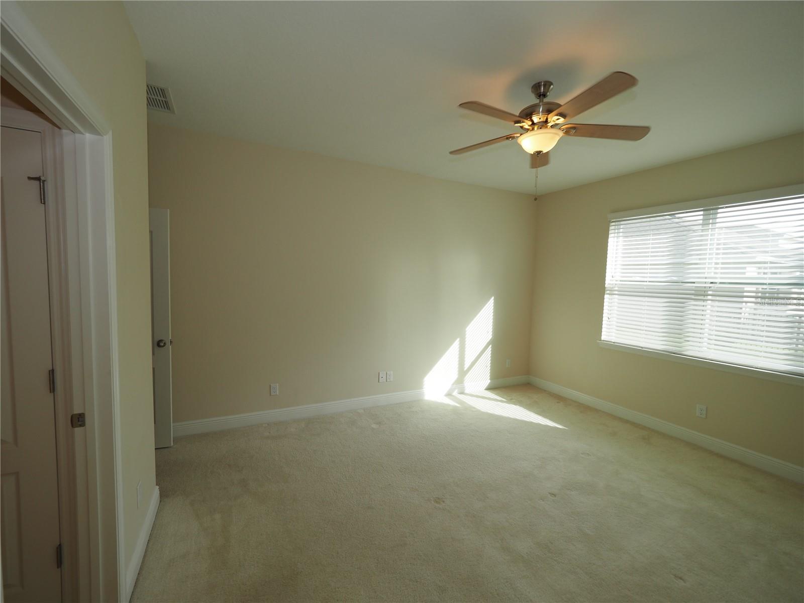 Image 37 of 46 For 995 Molly Circle