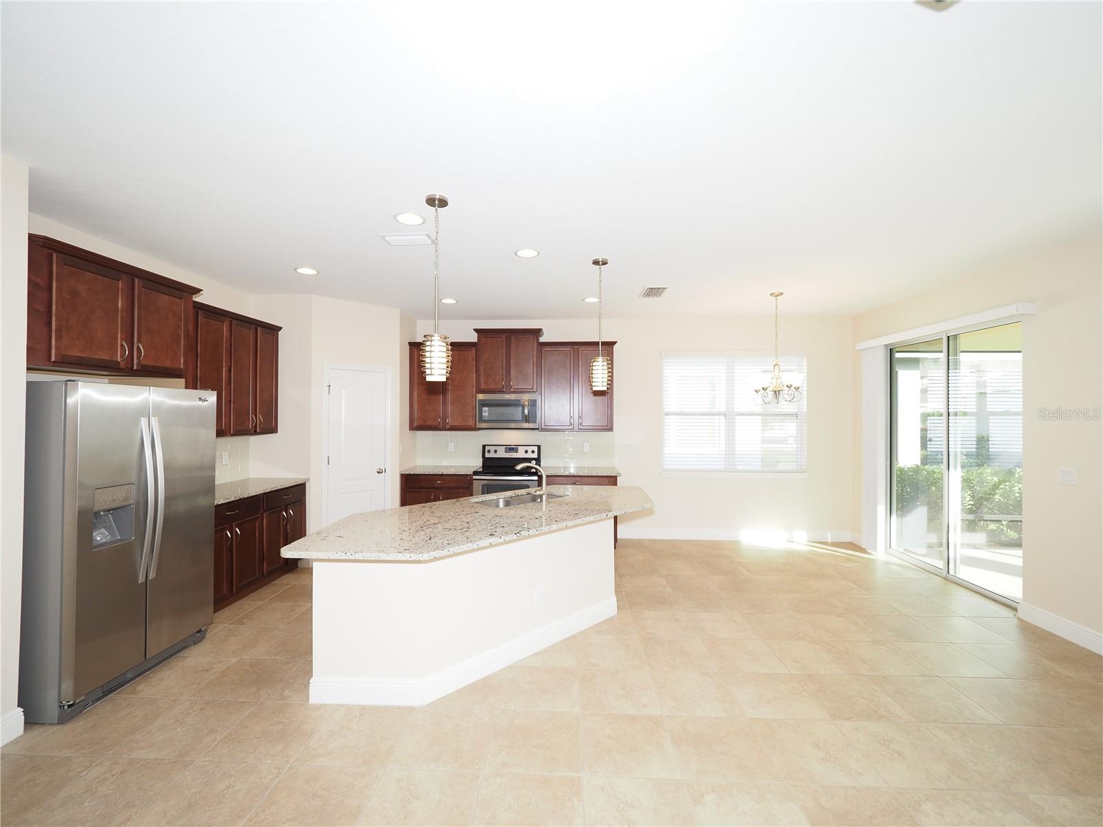 Image 38 of 46 For 995 Molly Circle