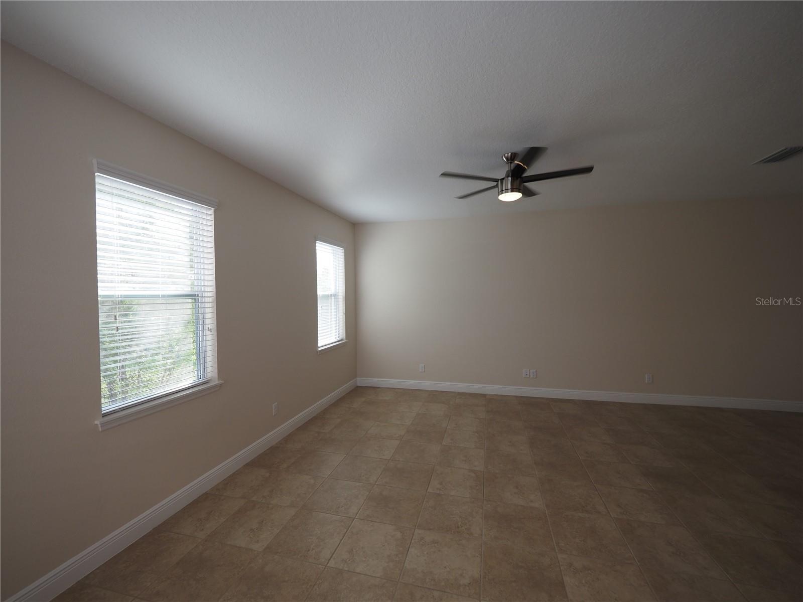 Image 41 of 46 For 995 Molly Circle