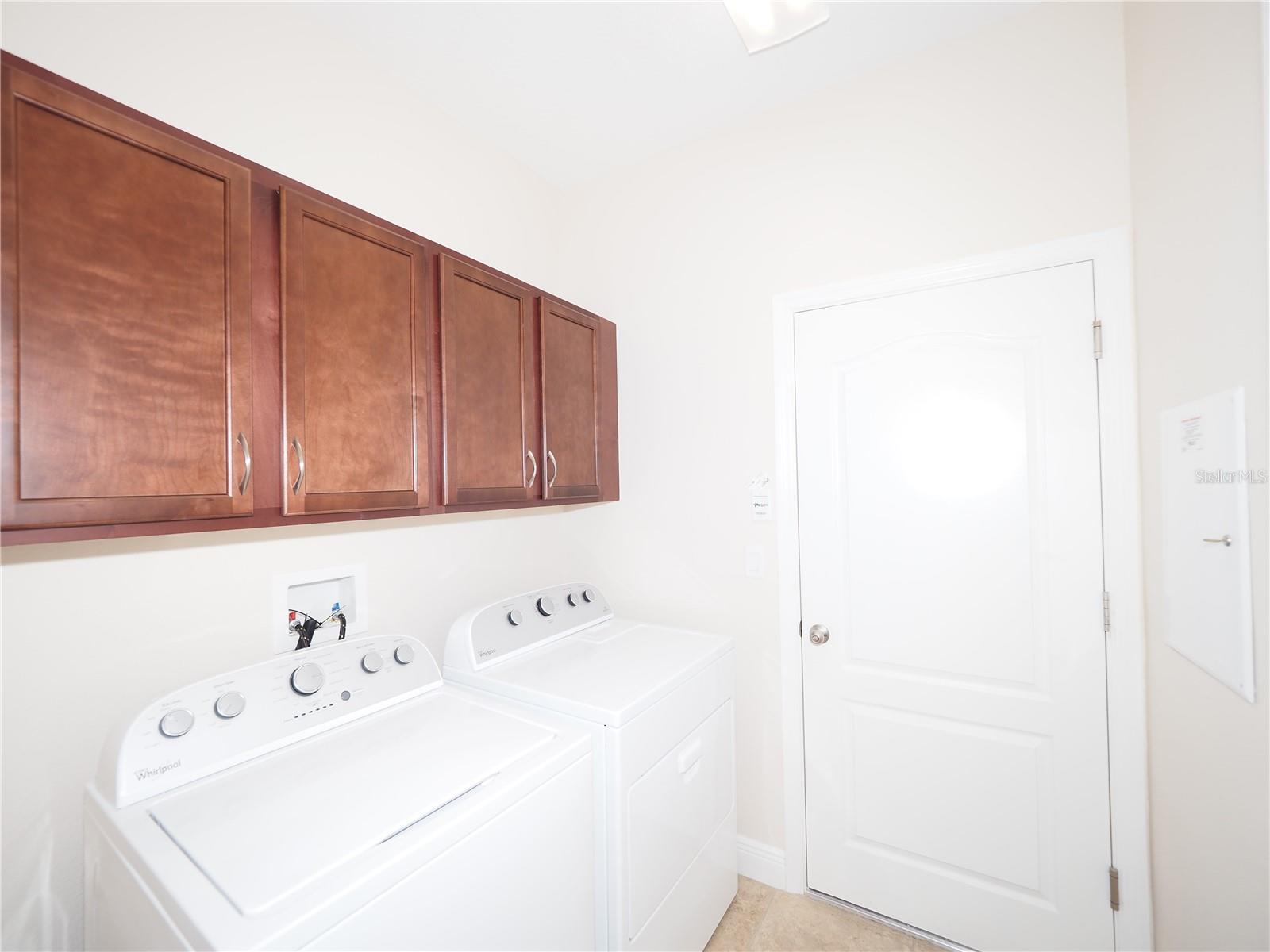 Image 43 of 46 For 995 Molly Circle