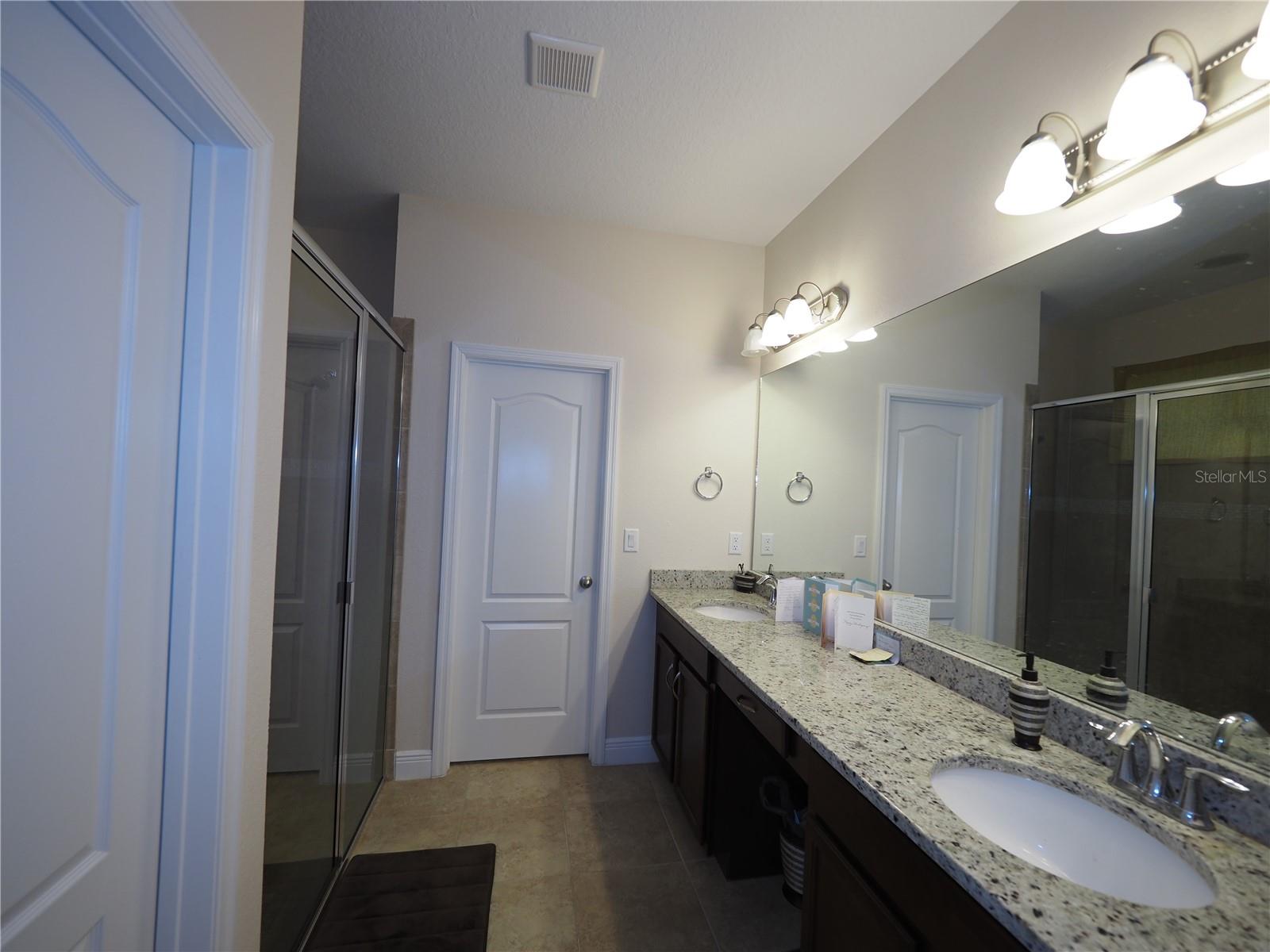 Image 8 of 46 For 995 Molly Circle