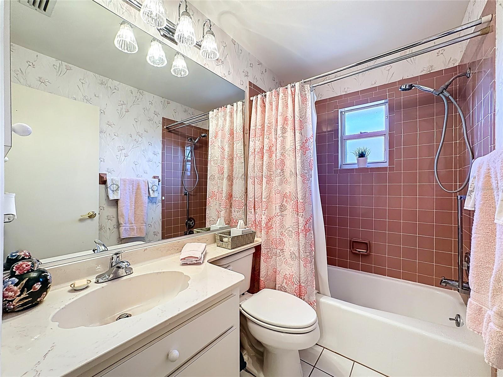 Image 23 of 46 For 5611 Garden Lakes Drive