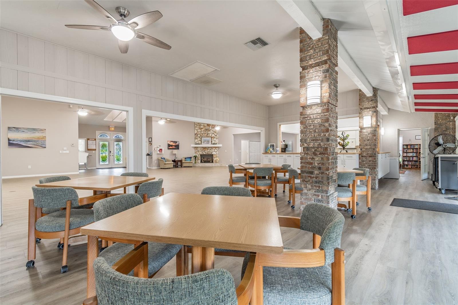 Image 31 of 46 For 5611 Garden Lakes Drive