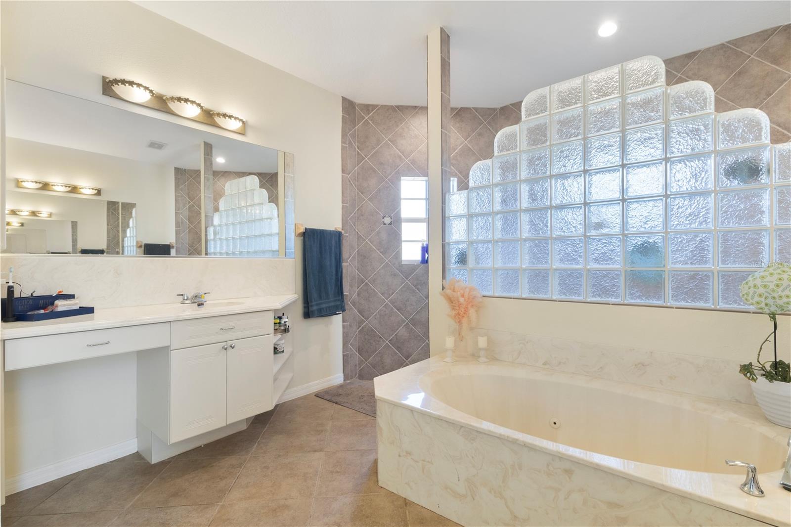 Image 26 of 34 For 6603 Lapidus Road