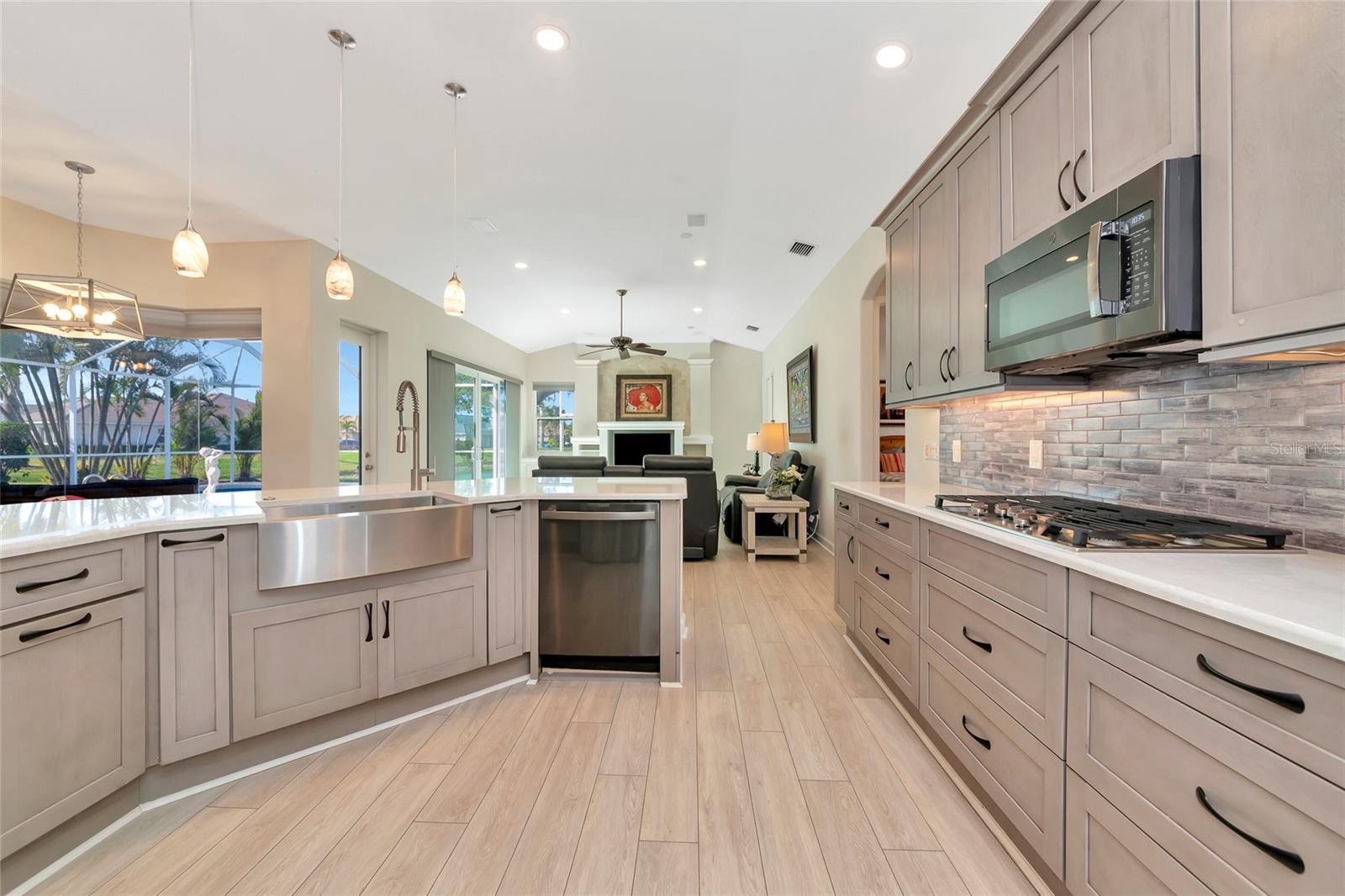 Image 15 of 27 For 4990 Gardiners Bay Circle