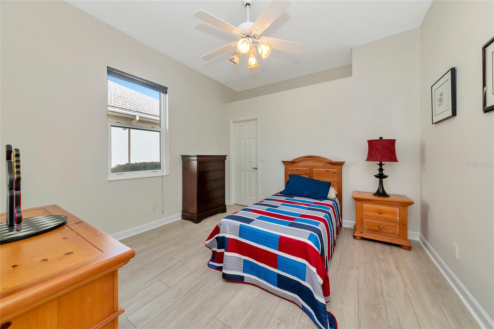 Image 17 of 27 For 4990 Gardiners Bay Circle