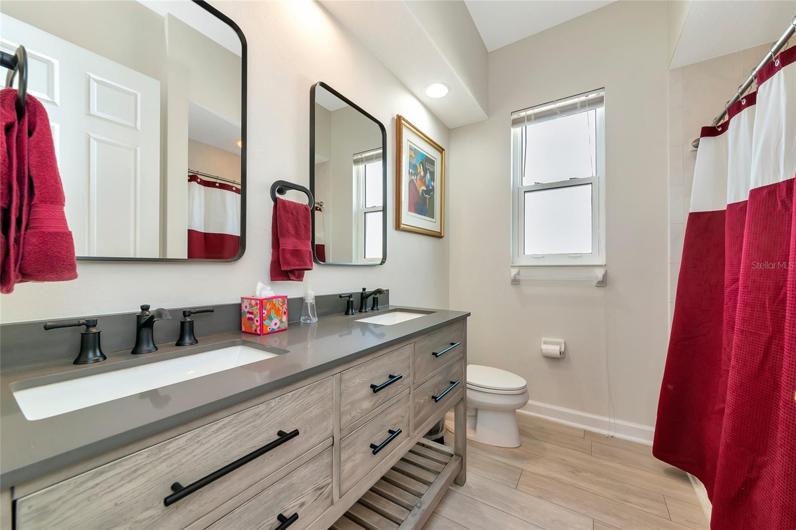 Image 18 of 27 For 4990 Gardiners Bay Circle