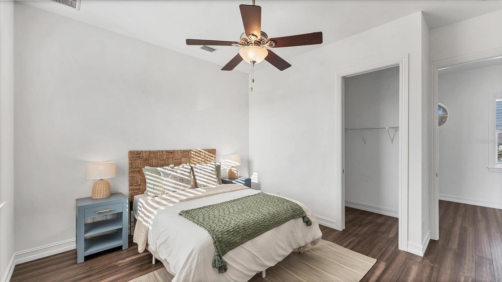 Listing photo id 22 for 634 Key Royale Drive