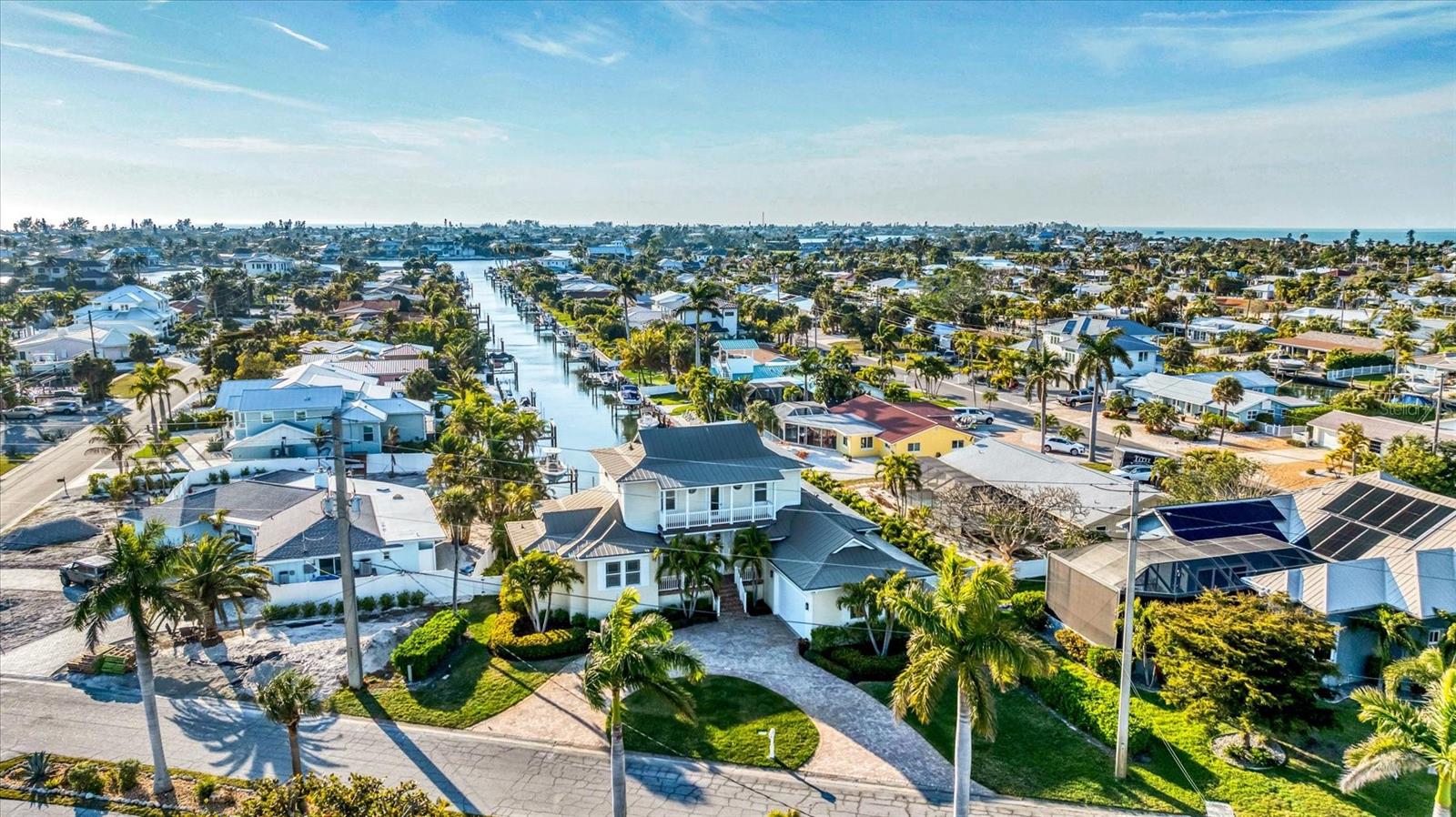 Listing photo id 1 for 634 Key Royale Drive