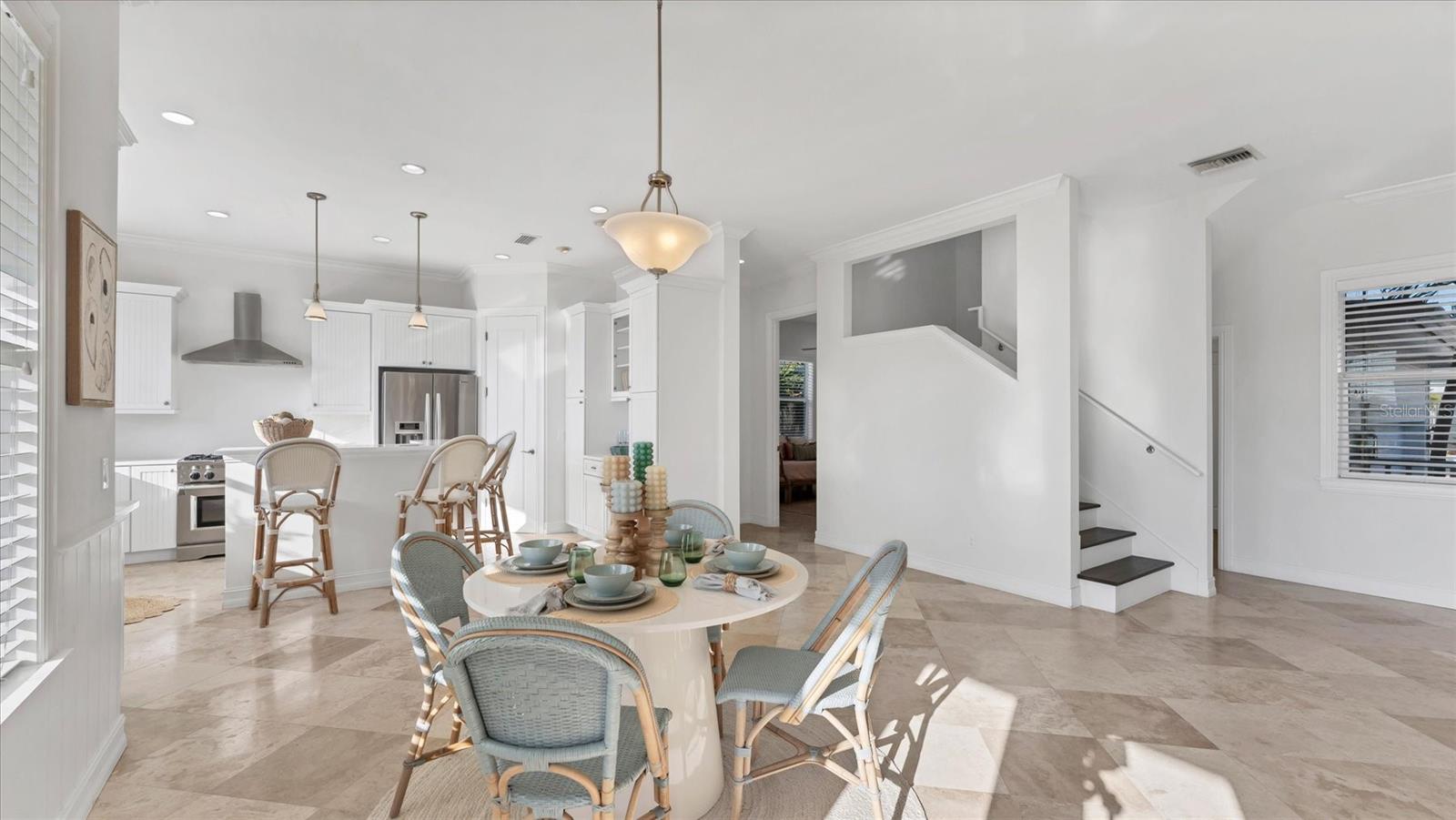 Listing photo id 4 for 634 Key Royale Drive