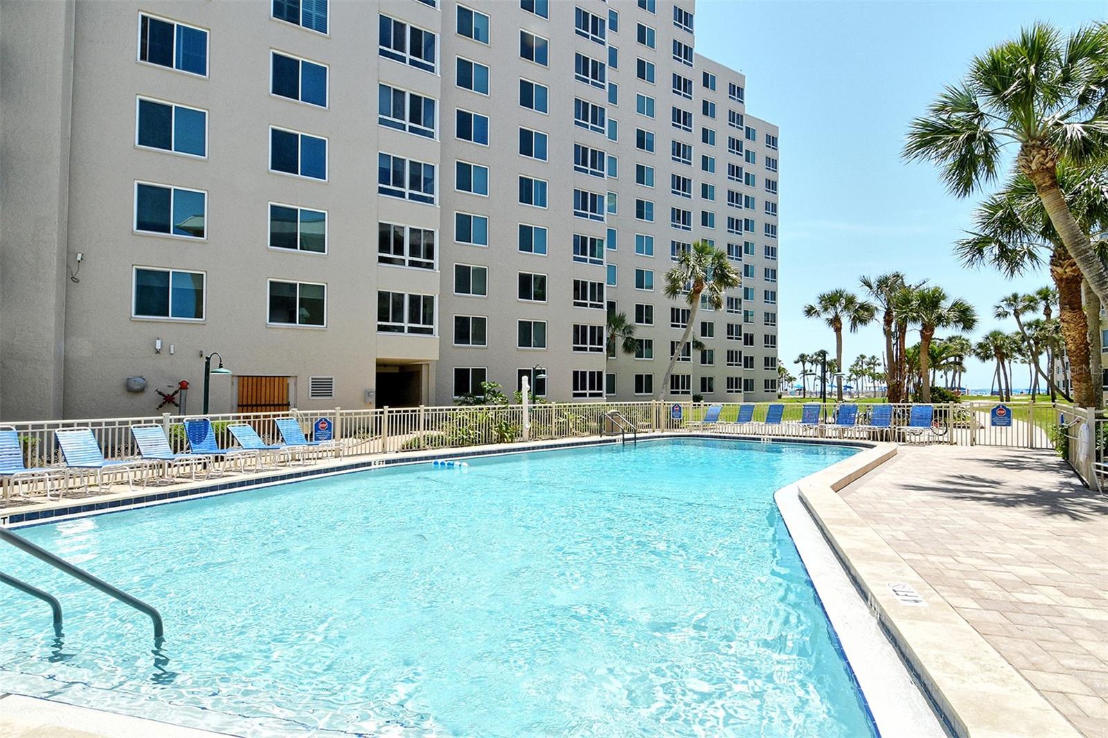 Image 34 of 89 For 5920 Midnight Pass Road 1003