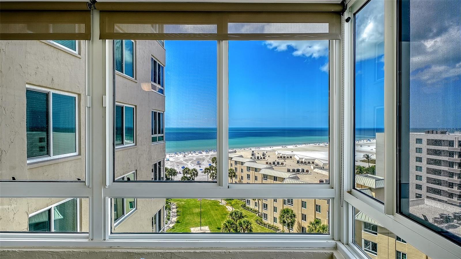 Image 4 of 89 For 5920 Midnight Pass Road 1003