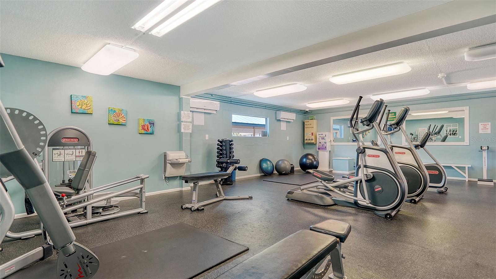 Image 45 of 89 For 5920 Midnight Pass Road 1003