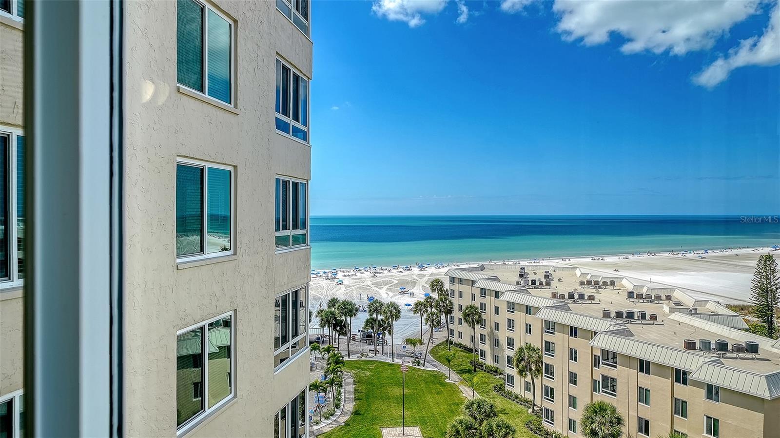 Image 5 of 89 For 5920 Midnight Pass Road 1003