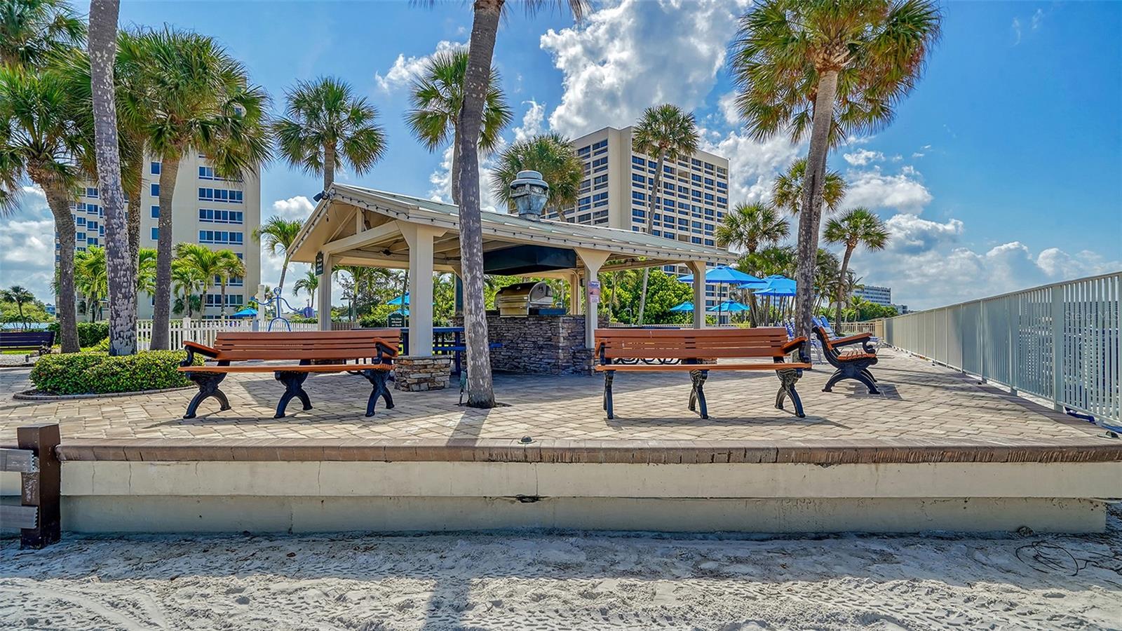 Image 56 of 89 For 5920 Midnight Pass Road 1003