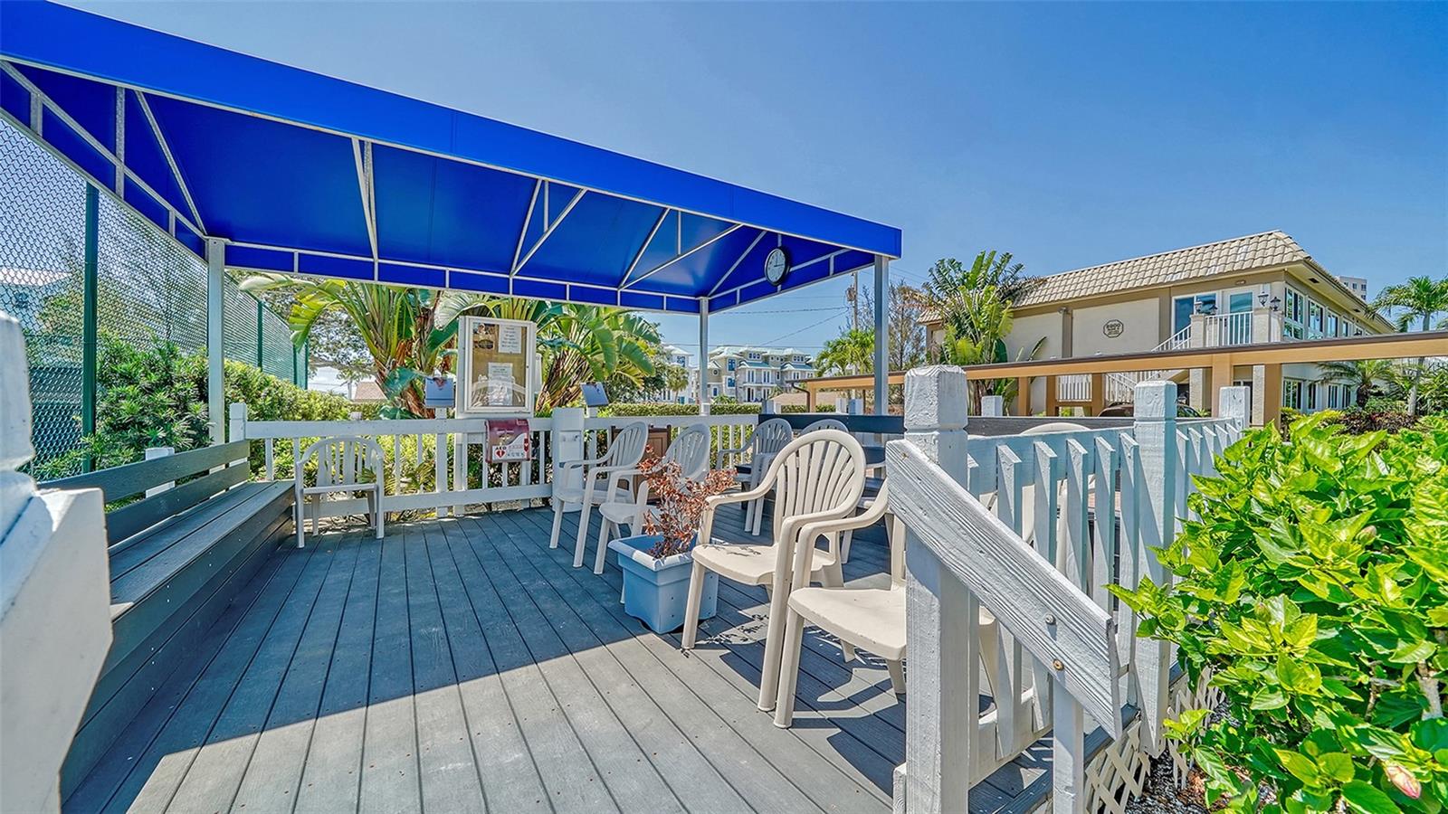 Image 69 of 89 For 5920 Midnight Pass Road 1003