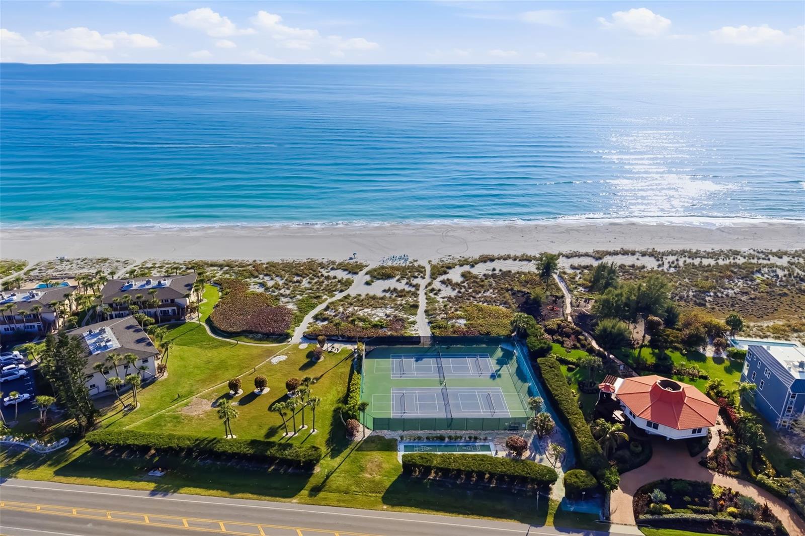 Image 37 of 46 For 6750 Gulf Of Mexico Drive 163