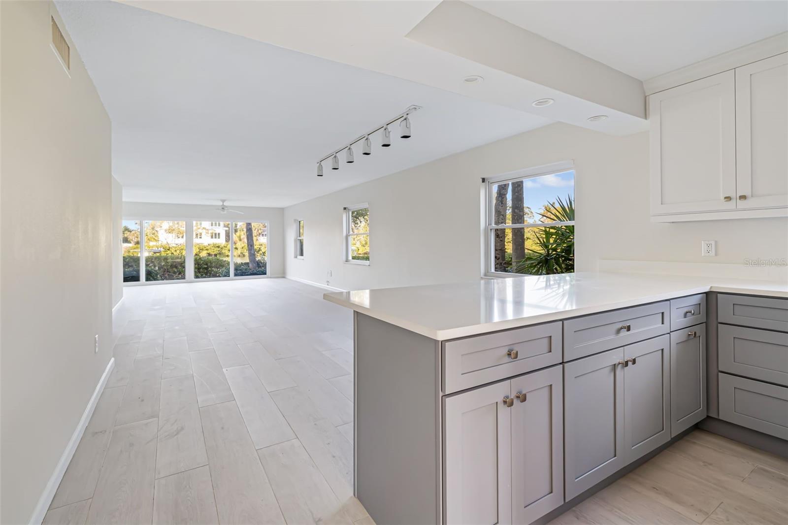 Image 5 of 46 For 6750 Gulf Of Mexico Drive 163