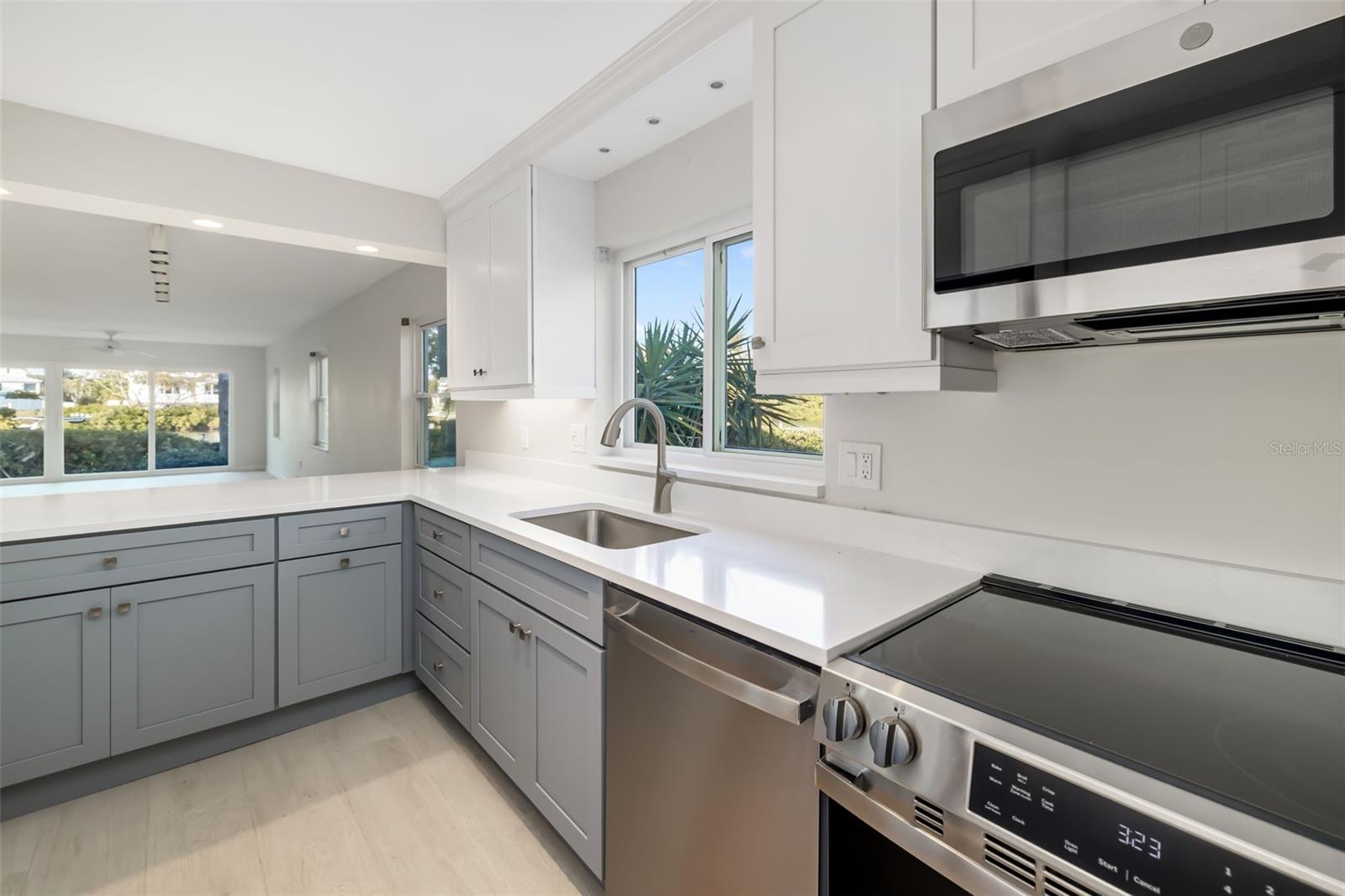 Image 7 of 46 For 6750 Gulf Of Mexico Drive 163