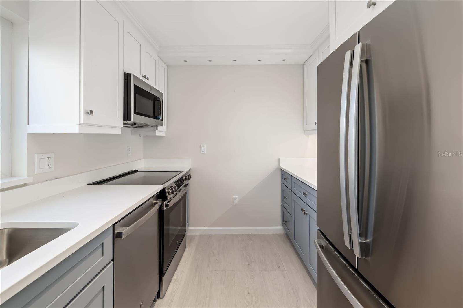 Image 8 of 46 For 6750 Gulf Of Mexico Drive 163