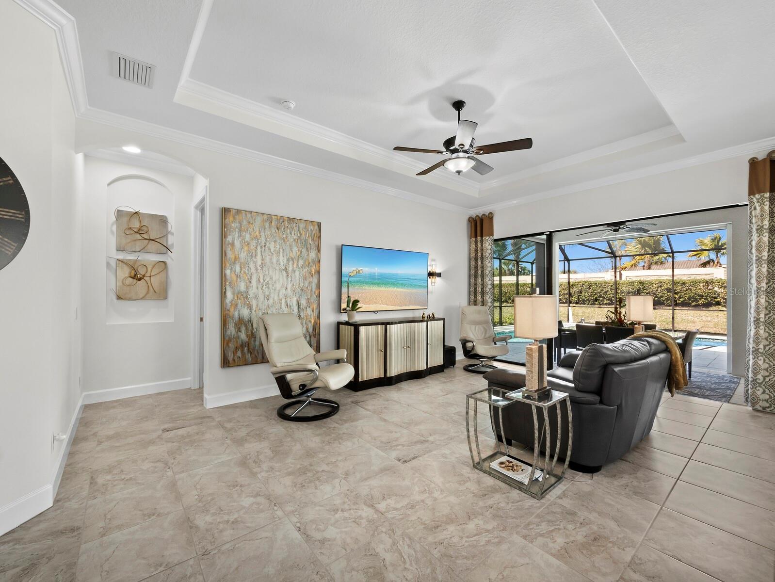 Image 13 of 47 For 4124 Ilaria Avenue