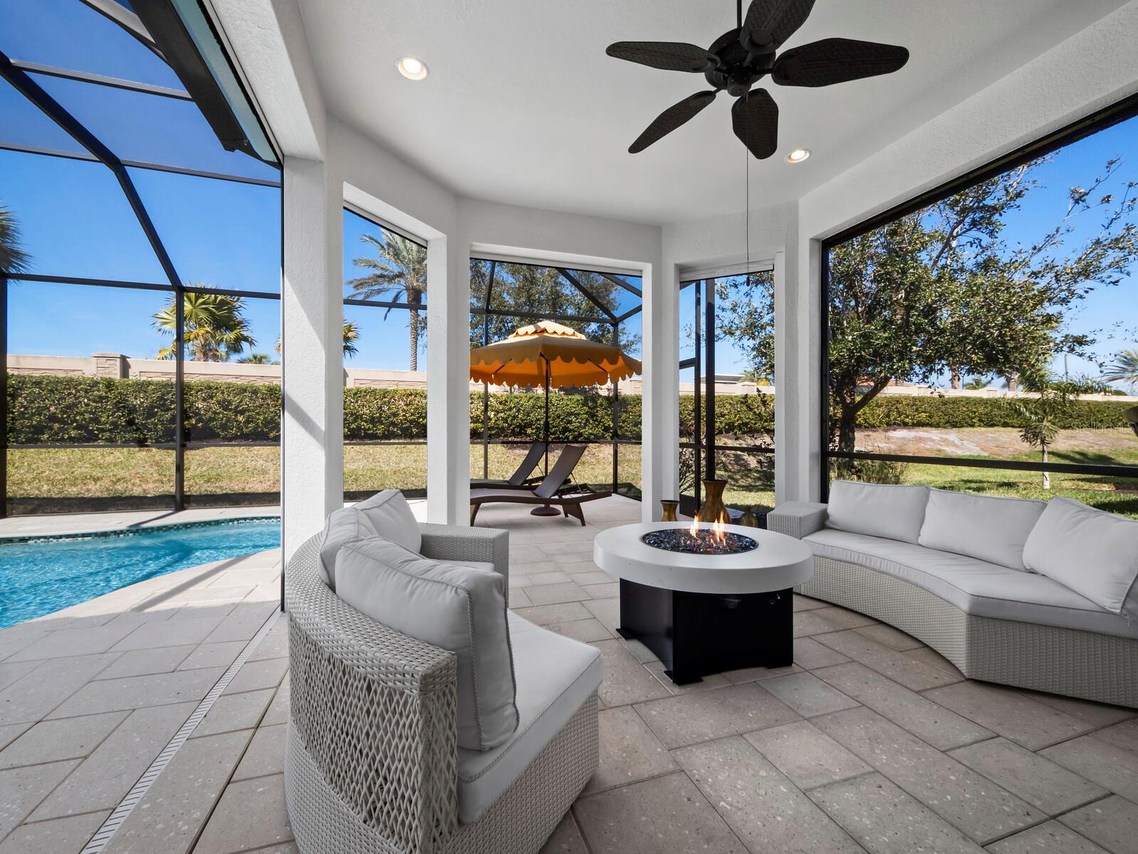 Image 21 of 47 For 4124 Ilaria Avenue