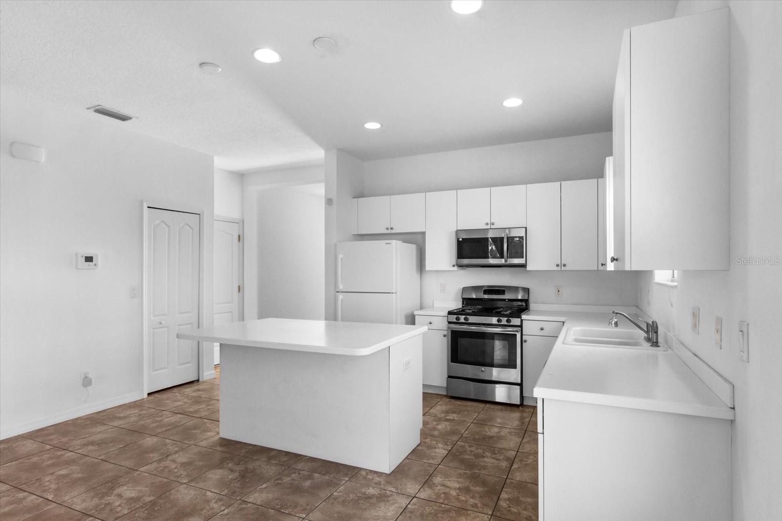 Image 13 of 34 For 4915 Mission Park Lane