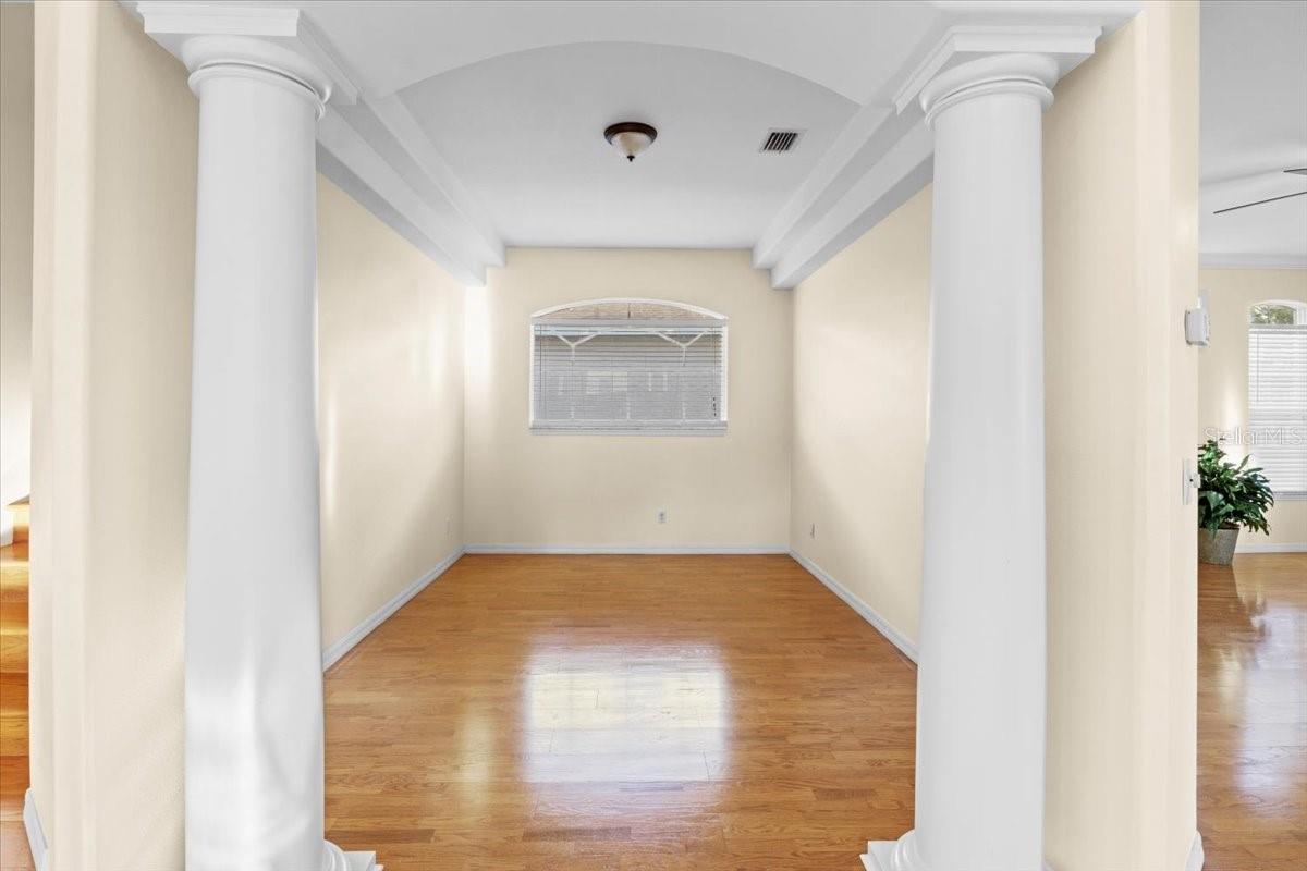 Image 10 of 58 For 6307 Laurel Creek Trail