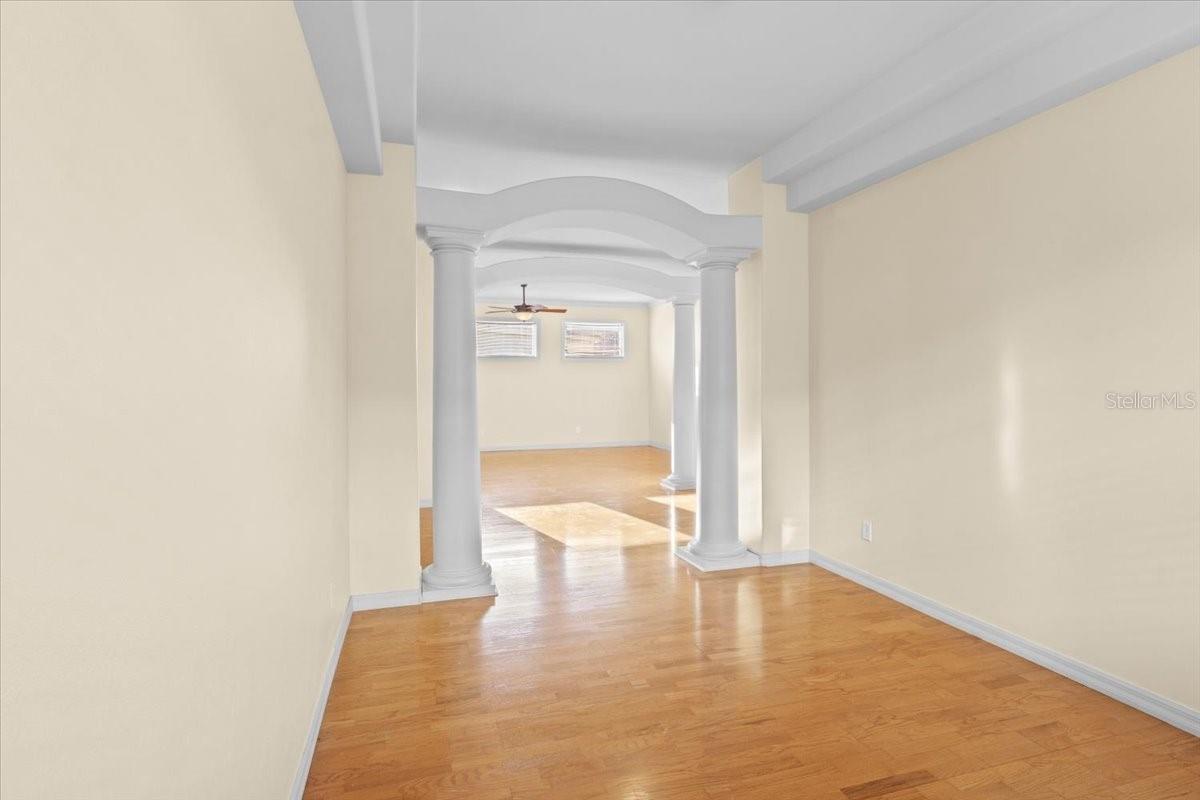 Image 11 of 58 For 6307 Laurel Creek Trail