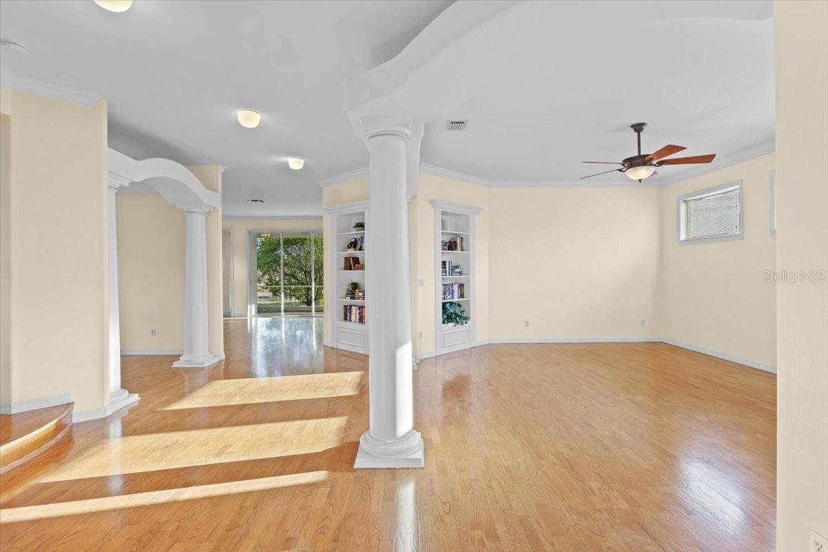 Image 8 of 58 For 6307 Laurel Creek Trail