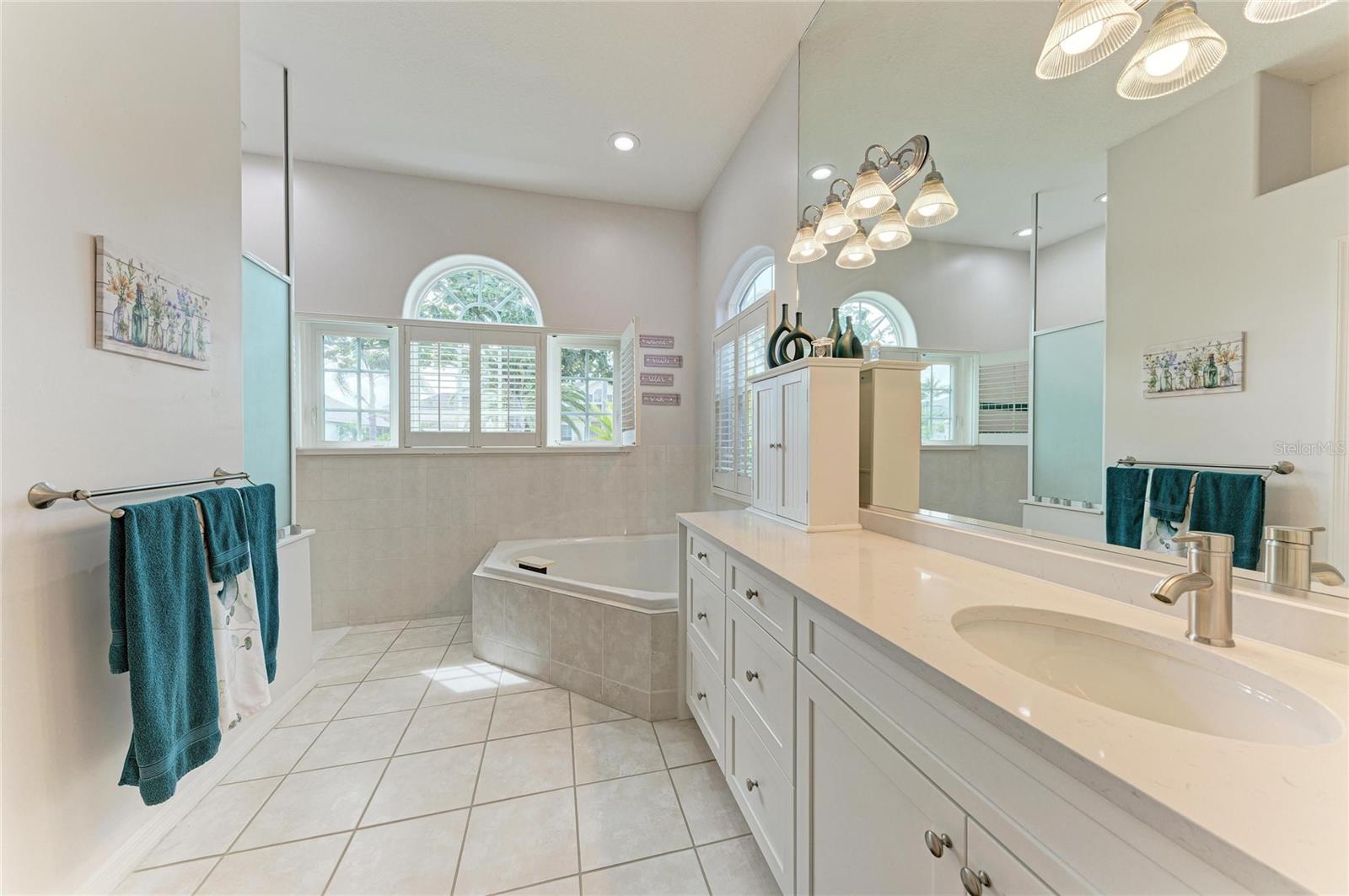 Image 27 of 60 For 4735 Spinnaker Drive