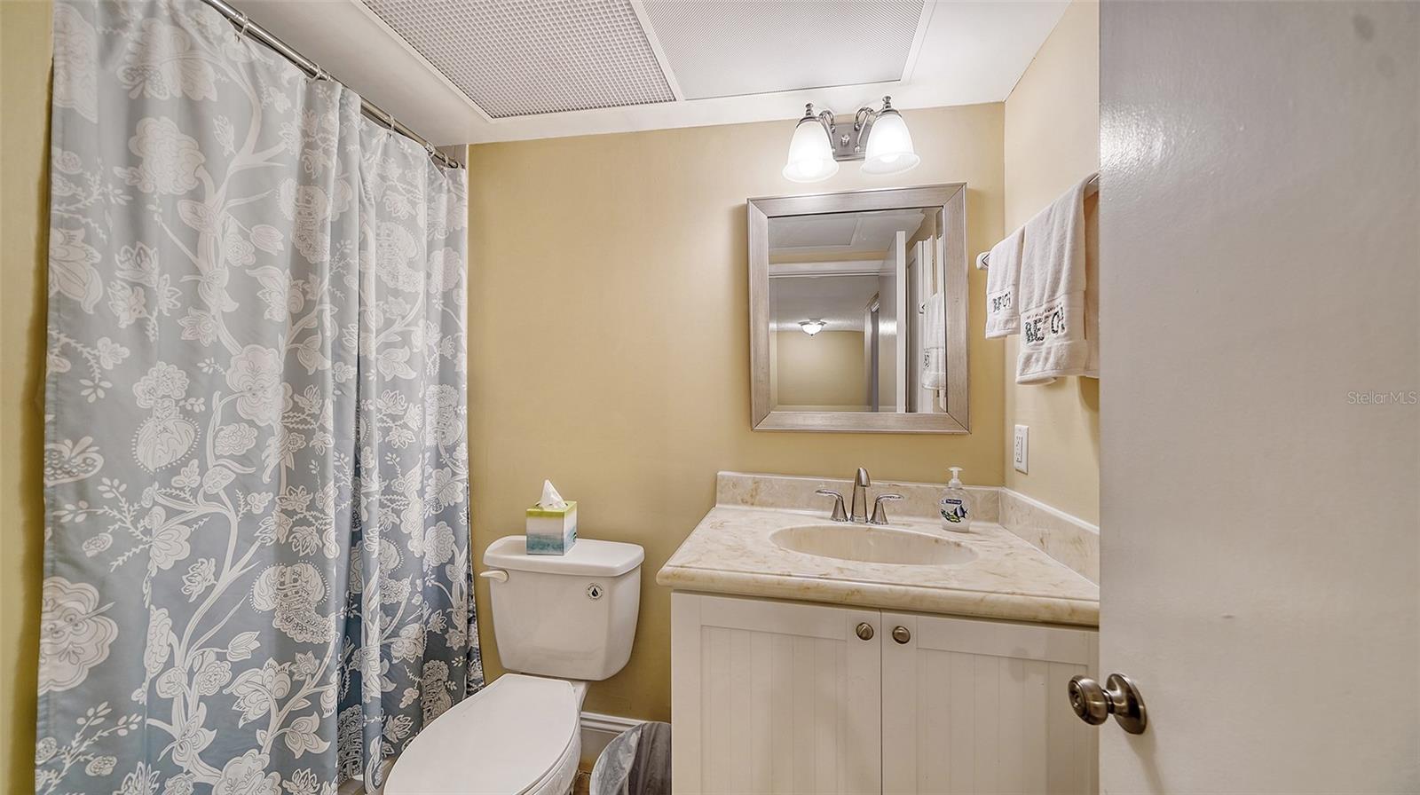 Image 17 of 22 For 555 The Esplanade N 802