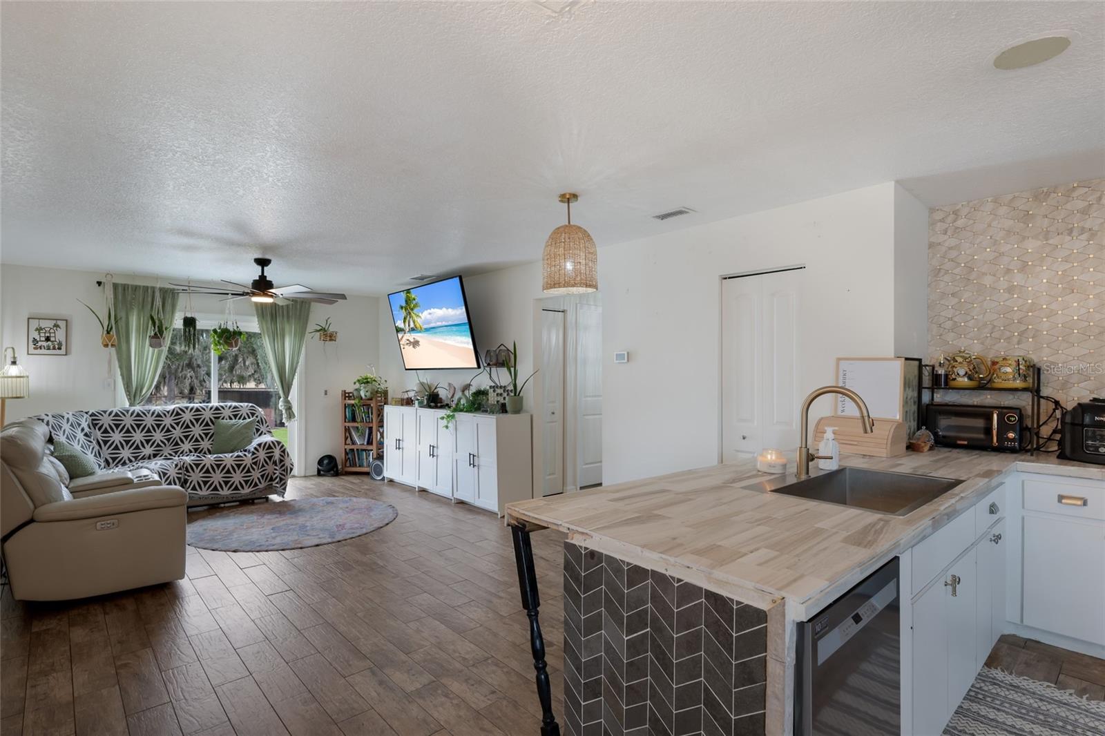 Image 4 of 48 For 2731 Logue Road