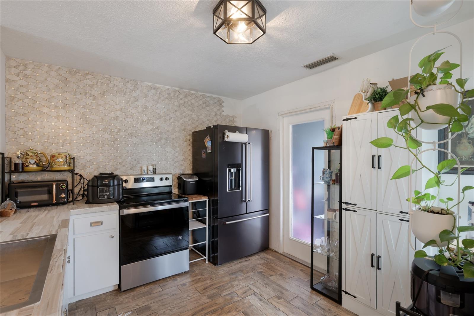 Image 9 of 48 For 2731 Logue Road