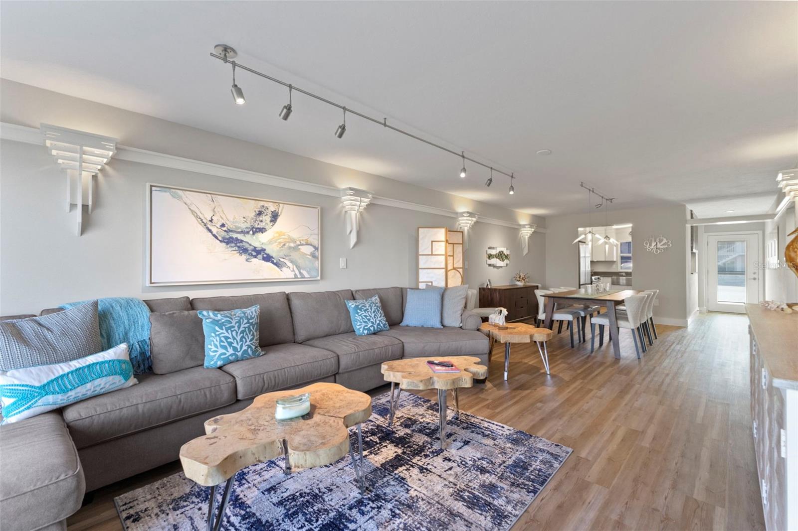 Image 5 of 44 For 3330 Gulf Of Mexico Drive 104d