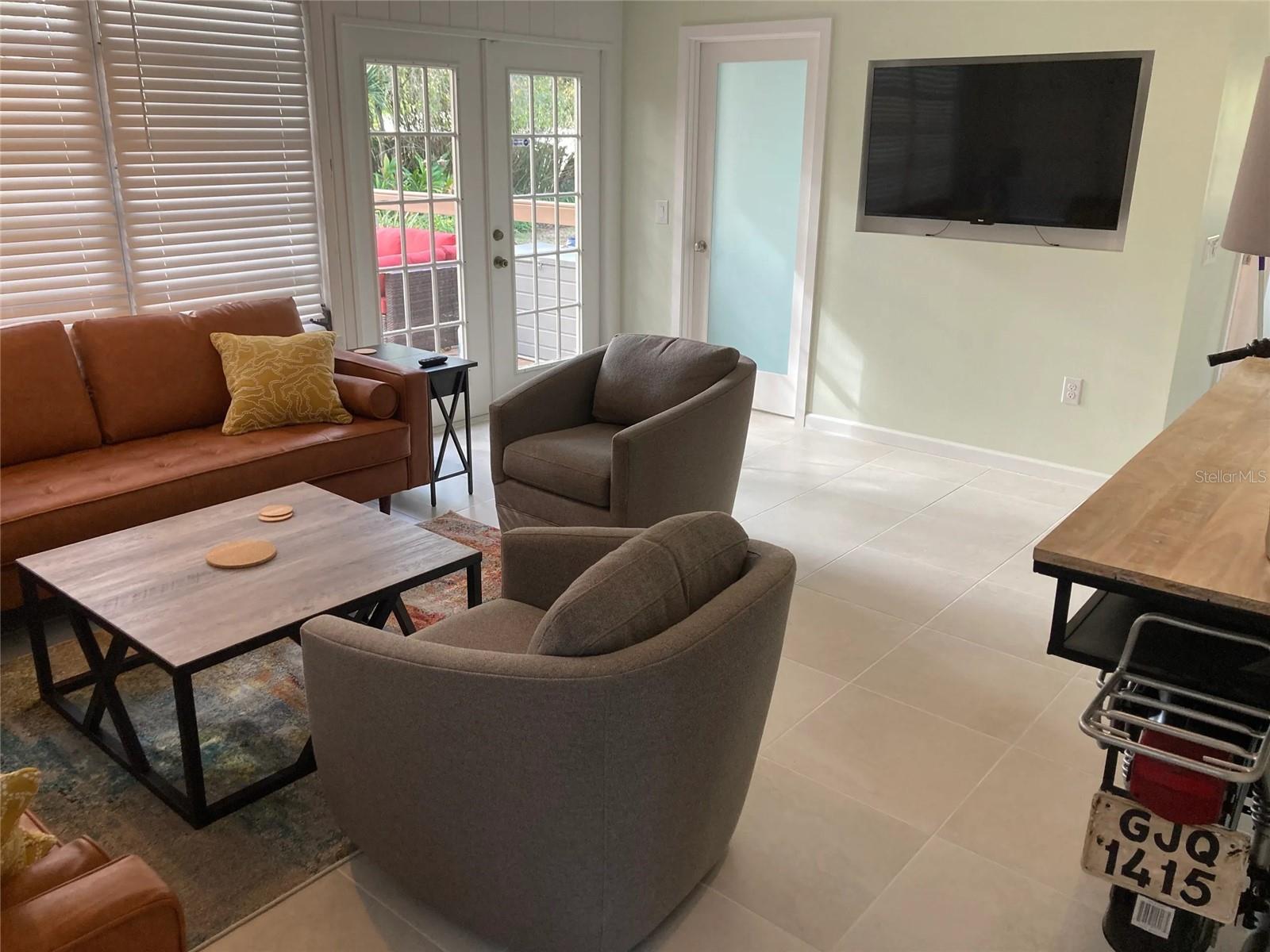 Image 16 of 24 For 2408 Hillview Street