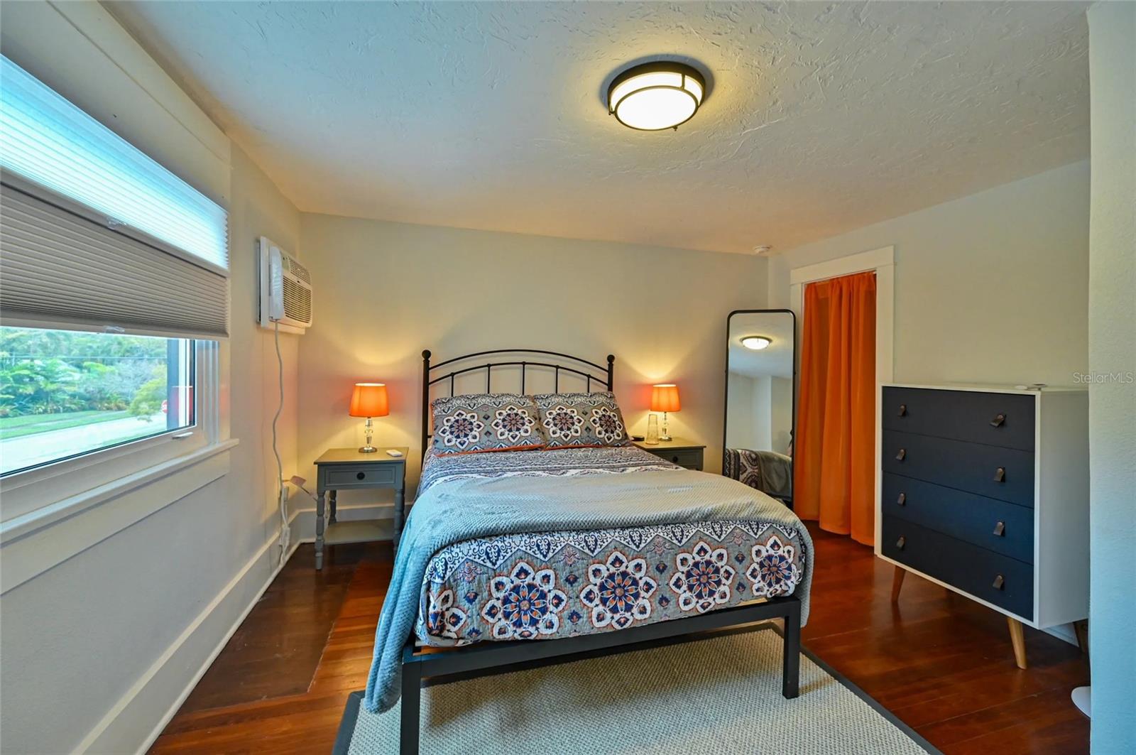 Image 18 of 24 For 2408 Hillview Street